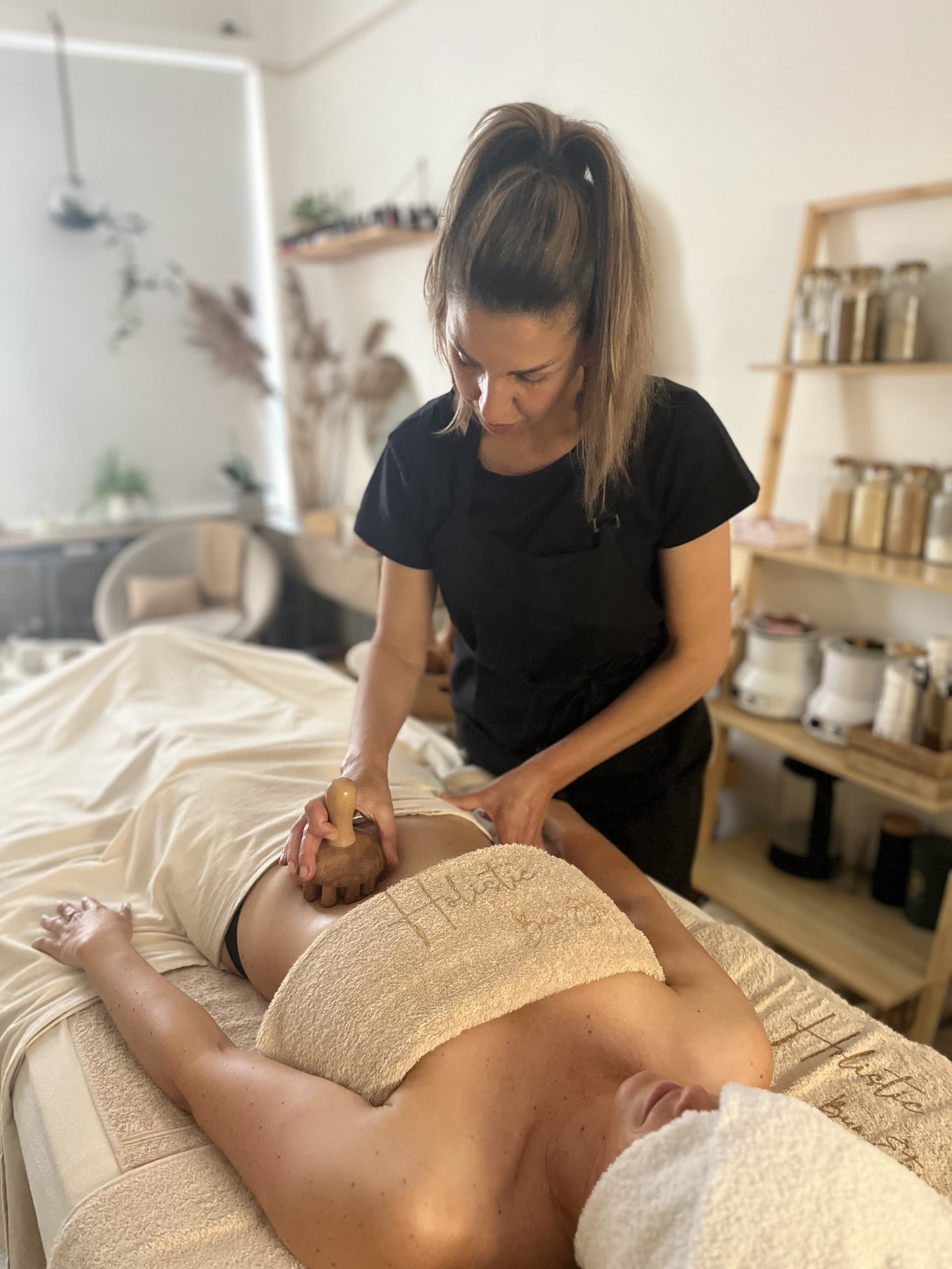 Sabéha Bouda — fondatrice d'Holistic Bien Être